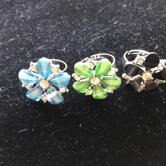 Adjustable Flower Rings - Picture 2 of 3